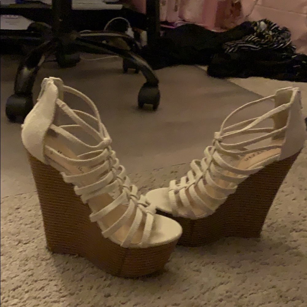 Women’s size 6 gold wedges